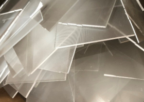 Des plastiques qui s’autodétruisent sur commande