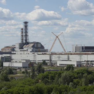 Une vue panoramique assemblée du site de la centrale nucléaire de Tchernobyl en Ukraine, photos prises en juin 2013