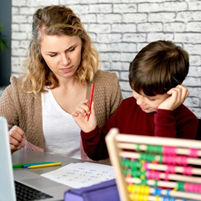Faire des maths active des « codes neuronaux » similaires chez les parents et enfants d'une même famille